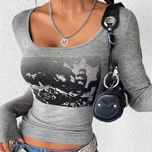 Graphic Print Scoop Neck Crop Tee